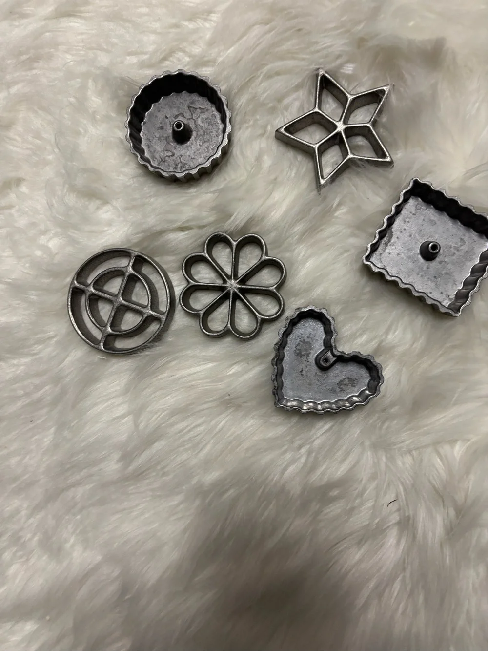 Set of 7 Decorative Metal Cookie‎ Cutters - Silver